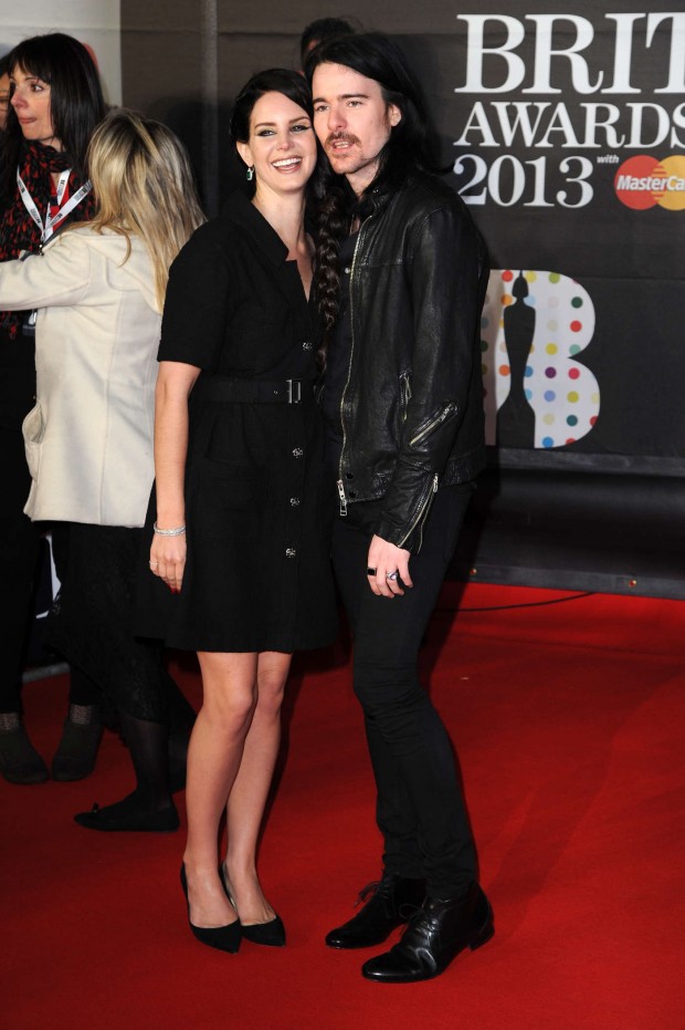 Lana-Del-Rey-at-Brit-Awards-2013--03_Starbeat.ru