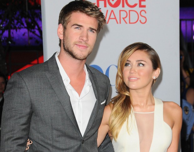 _Beautiful_Miley_Cyrus_and_Liam_Hemsworth_on_the_red_carpet_046638_