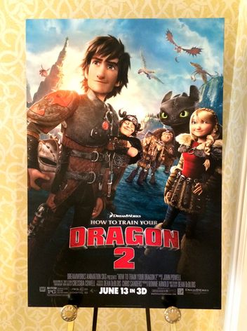 how-to-train-your-dragon-poster-w352