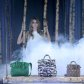 Кара Делевинь представила коллекцию сумок на неделе моды
