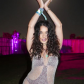 Вся в розовом: Ванесса Хадженс на вечеринке фестиваля Coachella