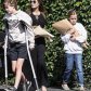 Дочь Анджелины Джоли и Брэда Питта вновь не может ходить самостоятельно