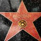 На звезде Билла Косби на Голливудском бульваре написали “насильник”