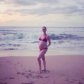 Беременная Энн Хэтэуэй опубликовала фото в бикини