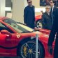 Адам Левин покупает Ferrari в подарок своей беременной жене