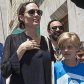 Анджелина Джоли посетила лагерь беженцев в Турции с дочерью Шайло
