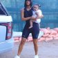 Ким Кардашьян гуляет с дочерью Чикаго