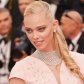 «Меня не будет в школе, потому что я открываю Versace»: история модели Татьяны Дягилевой, покорившей мир