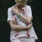 Кейт Бланшетт впервые показала удочеренную малышку