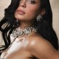 Кайли Дженнер примерила желтый Versace из модной истории Ким — и решила его переделать