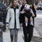 Сиенна Миллер и Том Старридж гуляют с дочкой