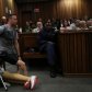 Оскар Писториус снял протезы в суде