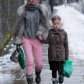Дождь и слякоть: Джери Холливел с дочкой в Лондоне