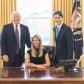 Иванку Трамп осудили за фотографию в кресле президента США