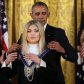 Обама наградил Кайли Дженнер медалью за «мир во всем мире»