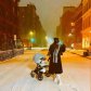 Дочь Джиджи Хадид впервые увидела первый снег, гуляя по улицам Нью-Йорка
