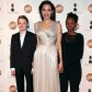 Анджелина Джоли на красной дорожке церемонии вручения премии Annie Awards вместе с дочерьми