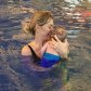Анна Хилькевич водит 2-месячную дочь в бассейн
