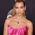 Дуа Липа показала свою страсть с моделью Анваром Хадидом на шоу American Music Awards 2019
