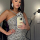 Селена Гомес в блестящем платье с пайетками на благотворительном вечере собственного фонда: фото