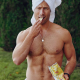 Актер Глен Пауэлл украсил обложку глянца Men`s Health своим оголенным задом